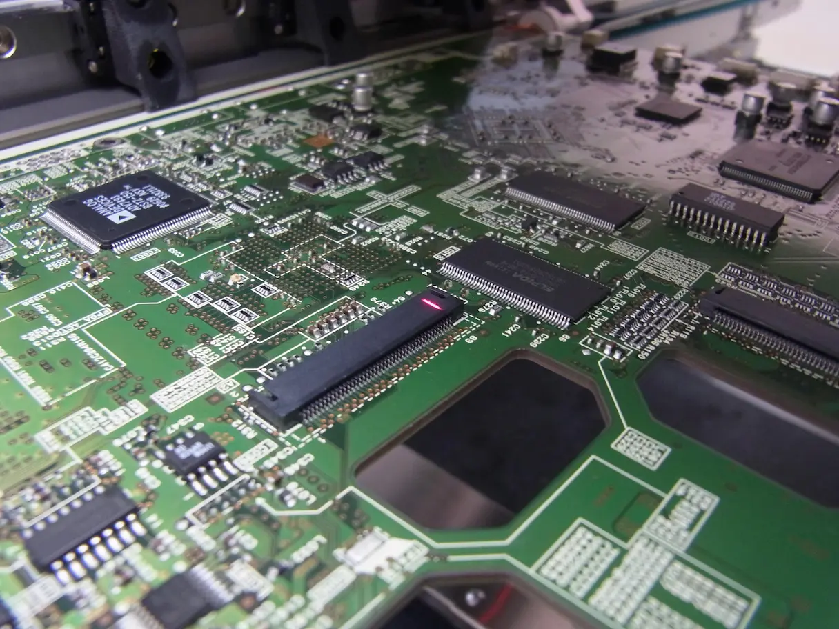 Laser-H&ouml;henmesssystem | Flying Probe Tester | Systech