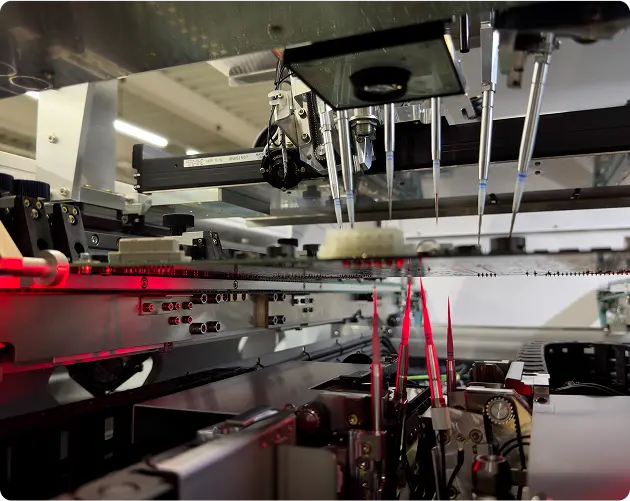 APT-2600FD beim Testen eines Bauteils