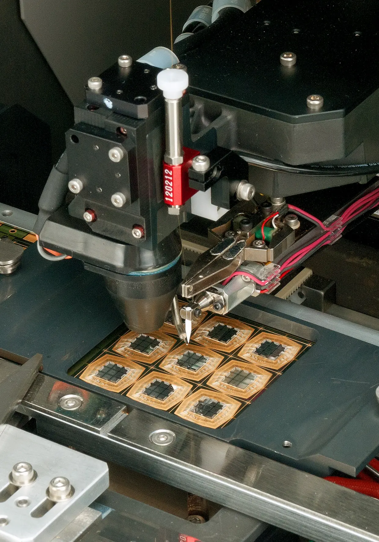 Impressionen der KAIJO Wire Bonder 10